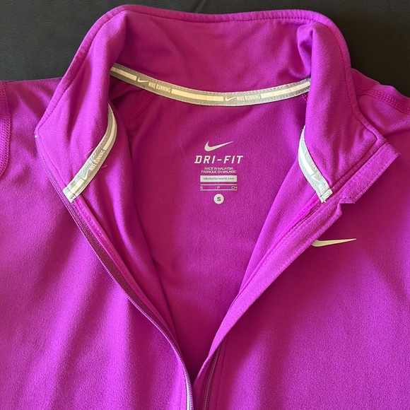 Women’s Nike Dri-Fit, half zip pull over ~ Small - Picture 4 of 6